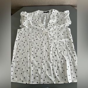 🆕   X Small blouse with hearts and flutter sleeves  NWOT 🆕❤️❤️❤️